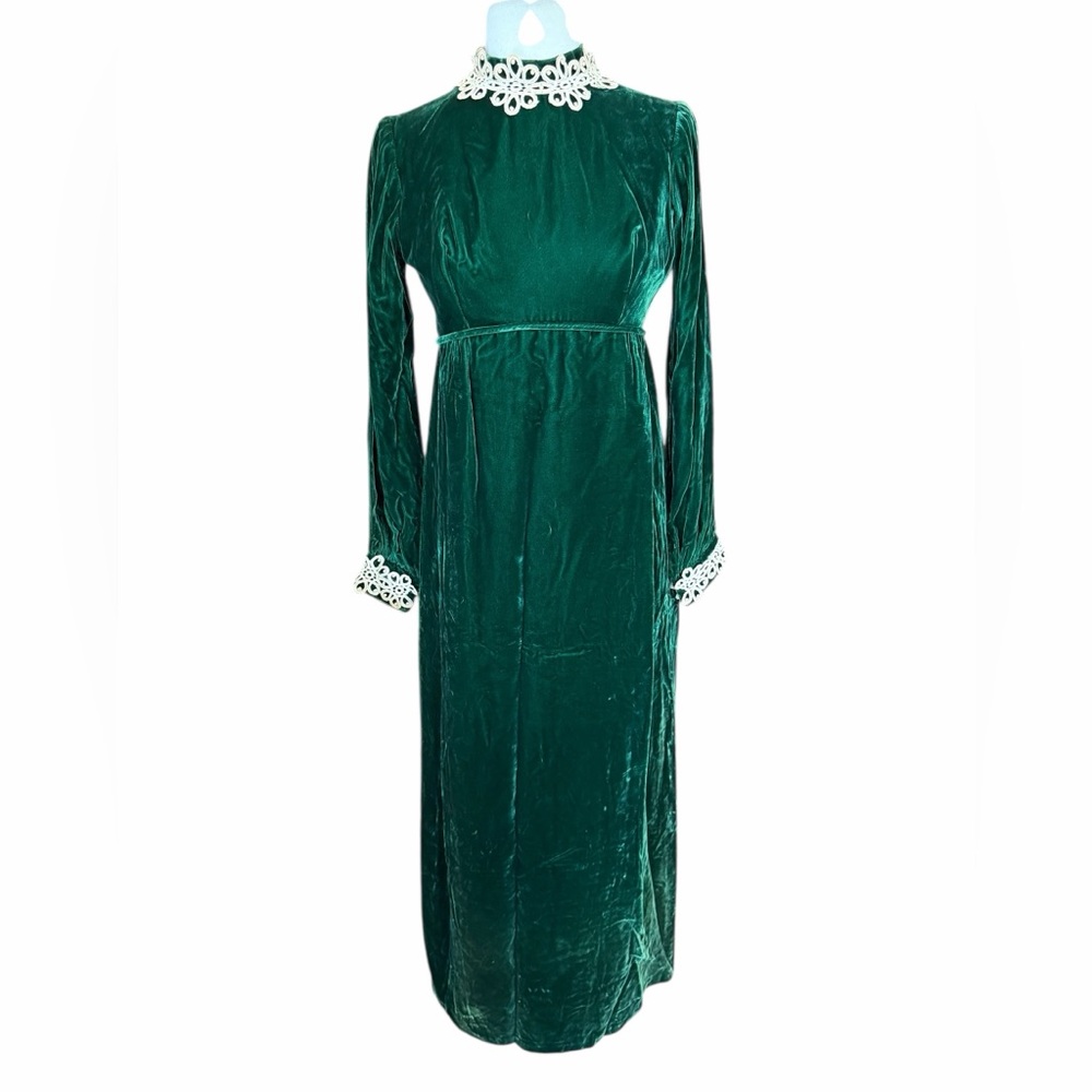 Late 1960s/70s does Victorian Emerald Green Velvet Passementerie Trim Maxi‎ Gown
